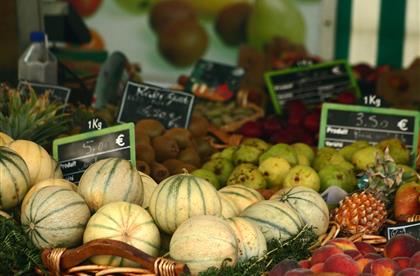 Le marché de Sarzeau avec ses fruits et légumes de saison